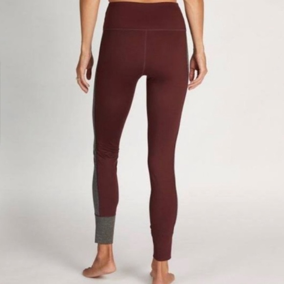 Vuori Asymmetric Color Block Studio Legging in Bordeaux Size Small - Picture 2 of 13